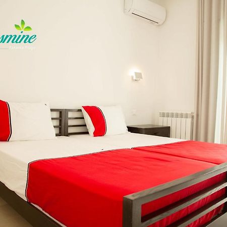 Diar Yasmine Hotell Tazarka Exteriör bild